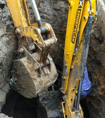 Trabalhador fica soterrado em buraco de 5 metros de profundidade em Porto União