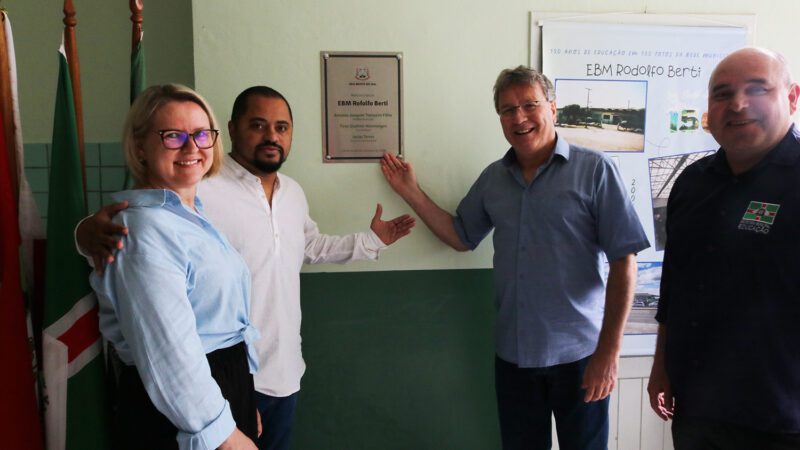 Entrega da obra de reforma da EBM Rodolfo Berti