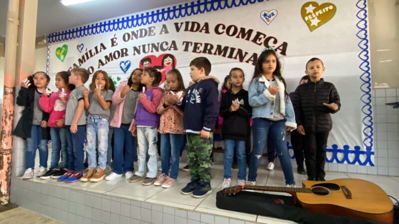 Celebração do Dia da Família na Escola Encanta Comunidade de Monte Castelo