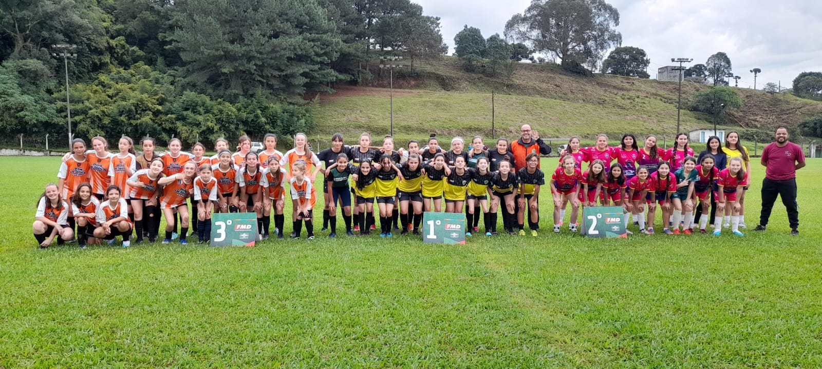 Osny Vasconcellos é campeã do Moleque Bom de Bola feminino