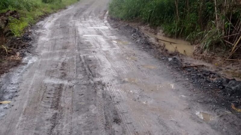 Situação de calamidade em via do loteamento Nova Esperança em Santa Terezinha