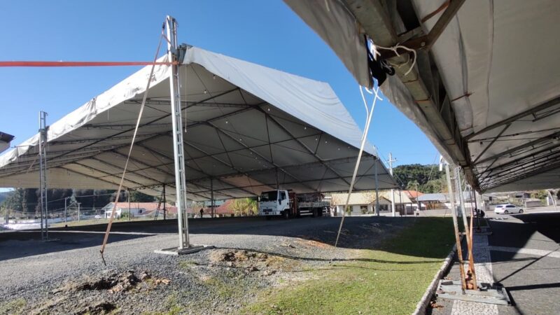 COMEÇOU A MONTAGEM DA ESTRUTURA PARA O 19º FESTIVAL DE INVERNO