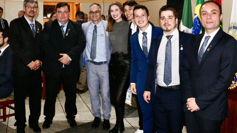 Família Rotária empossa novas diretorias