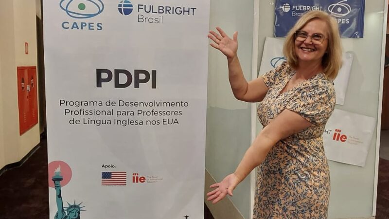 Professora da rede municipal em capacitação nos EUA