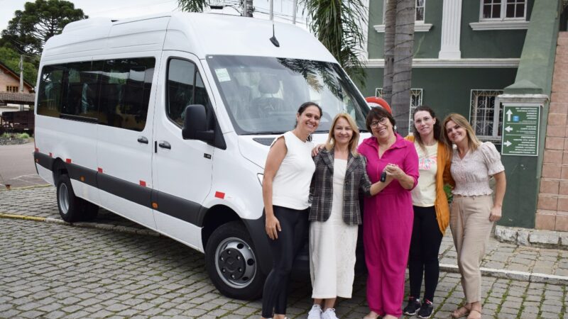 TRANSPORTE DE QUALIDADE: SECRETARIA DE SAÚDE ADQUIRIU NOVA VAN