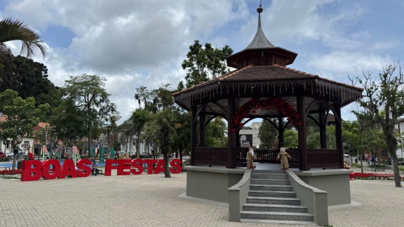 Bandas Marciais se apresentam na Praça
