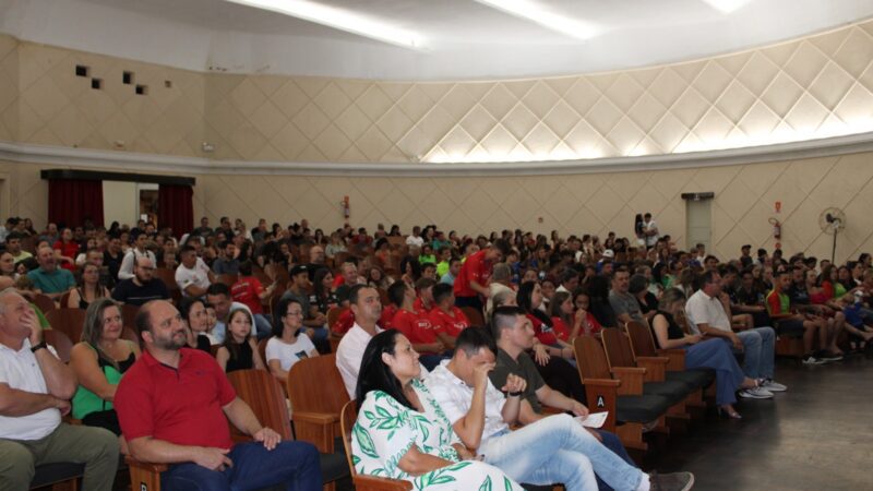Noite de reconhecimento ao esporte municipal