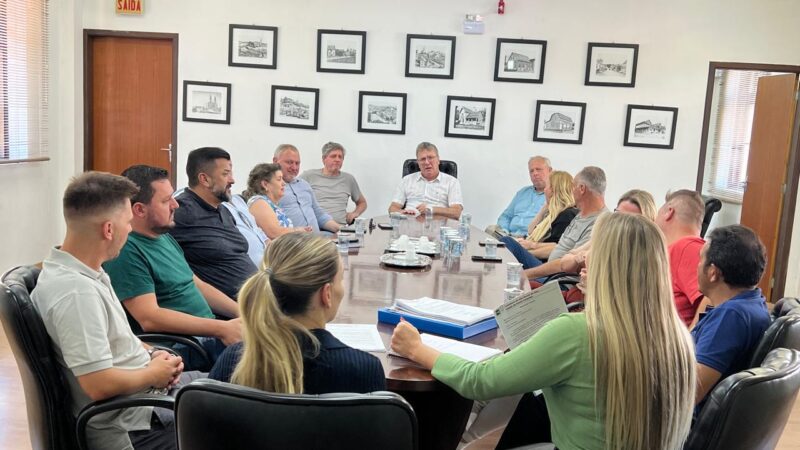 Vereadores participam de reunião com prefeito de São Bento do Sul