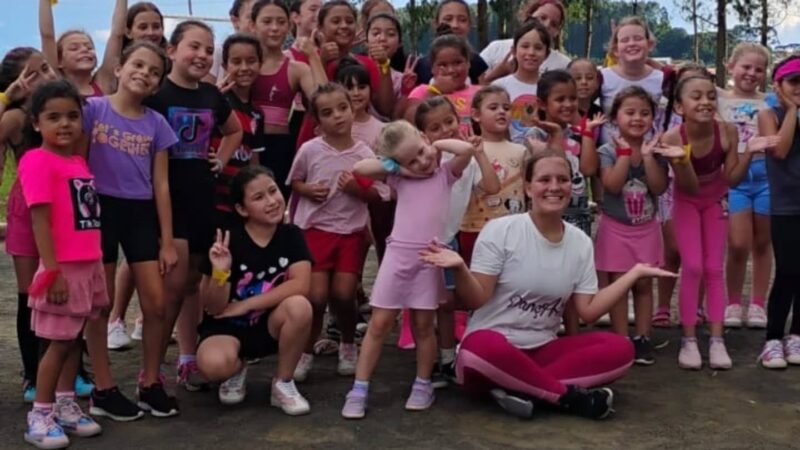 Dança e o desenvolvimento das crianças em Monte Castelo