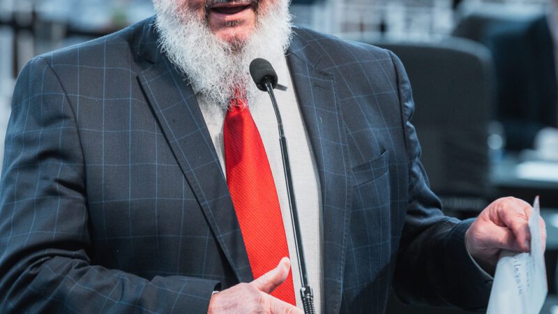 Deputado Padre Pedro propõe isenção de IPVA para deficientes auditivos