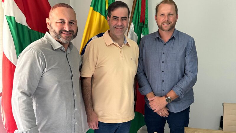 Deputado Carlos Chiodini Visita Prefeitura de Papanduva para Fortalecer Parceria com Nova Gestão