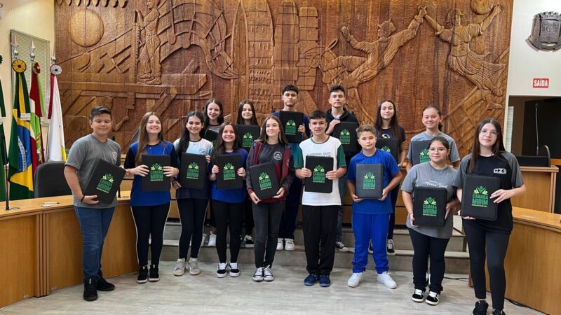 Vereadores mirins passam por treinamento