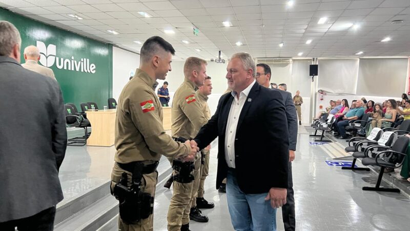 Vereadores participam de evento da Polícia Militar