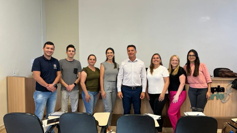 Equipe de Licitações e Contratos da Prefeitura participa de Treinamento para Aperfeiçoamento da Gestão Pública e Transparência