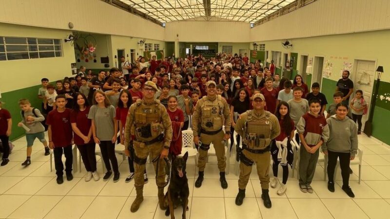 Palestras educativas com apoio da Polícia Militar nas escolas municipais