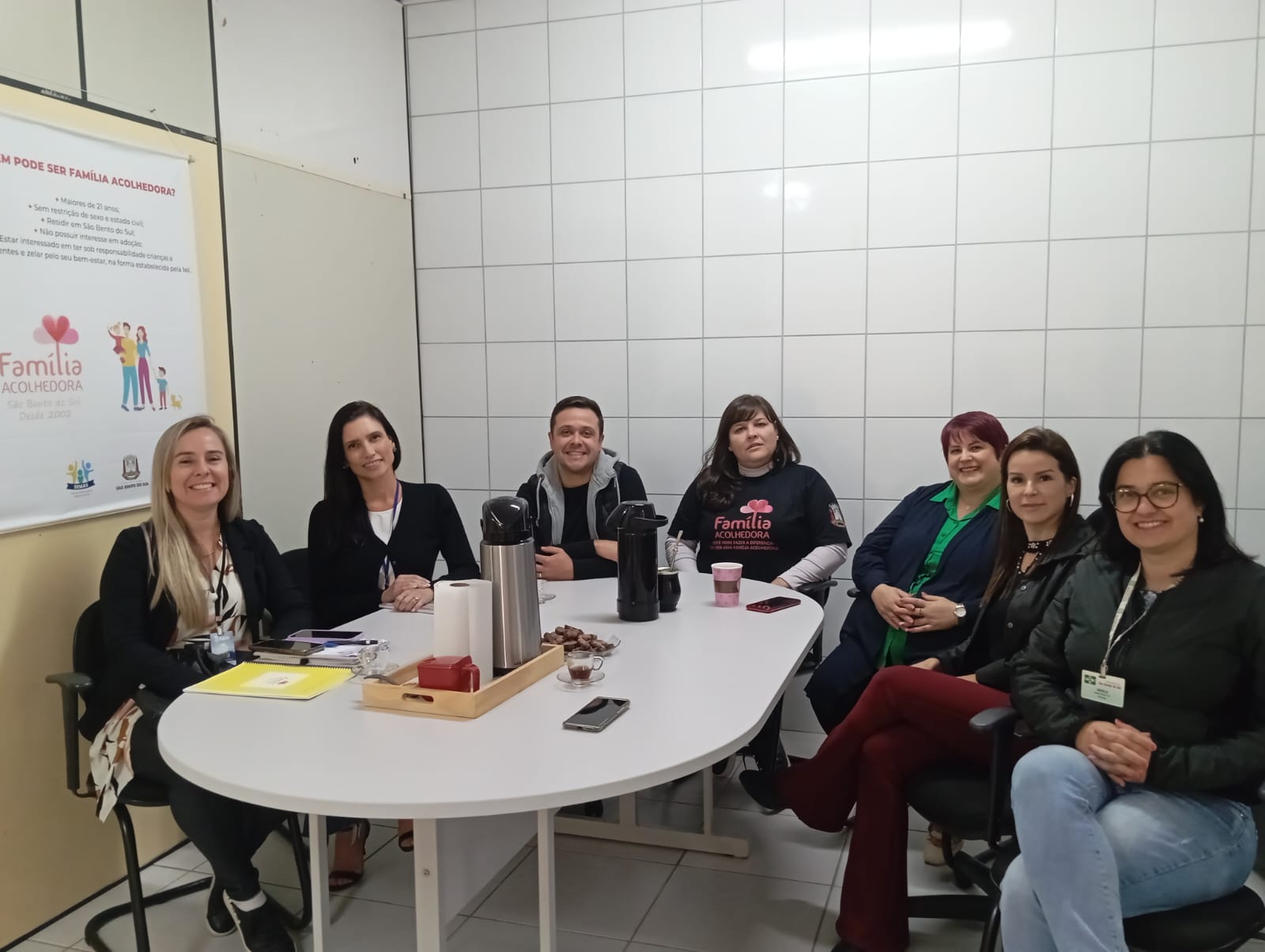 Serviço de Famílias Acolhedoras recebe visita técnica de equipe de Balneário Camboriú