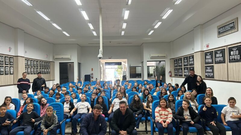 “A Câmara de Vereadores Recebe os Pequenos Cidadãos!”