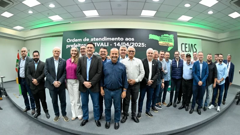 Governador assina a ordem de serviço para a construção das áreas de escape na Serra Dona Francisca