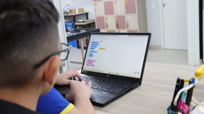 Projeto EducaMaker recebe 14 novos notebooks
