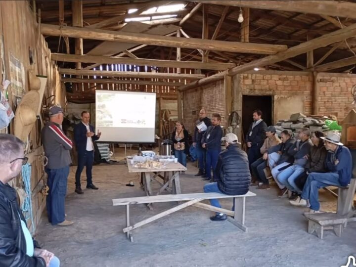 Reunião técnica em Santa Terezinha aborda soluções para armazenamento de grãos