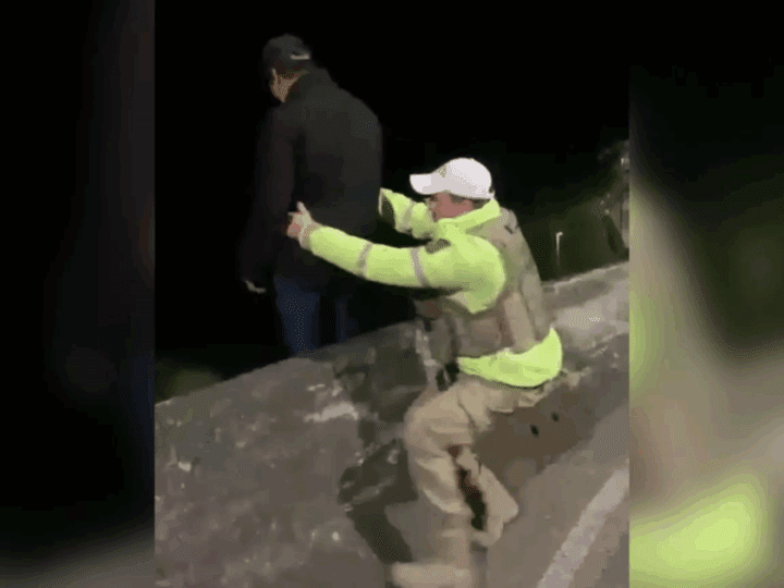 Policiais chegam no exato momento e salvam homem prestes a pular da Serra do Rio do Rastro