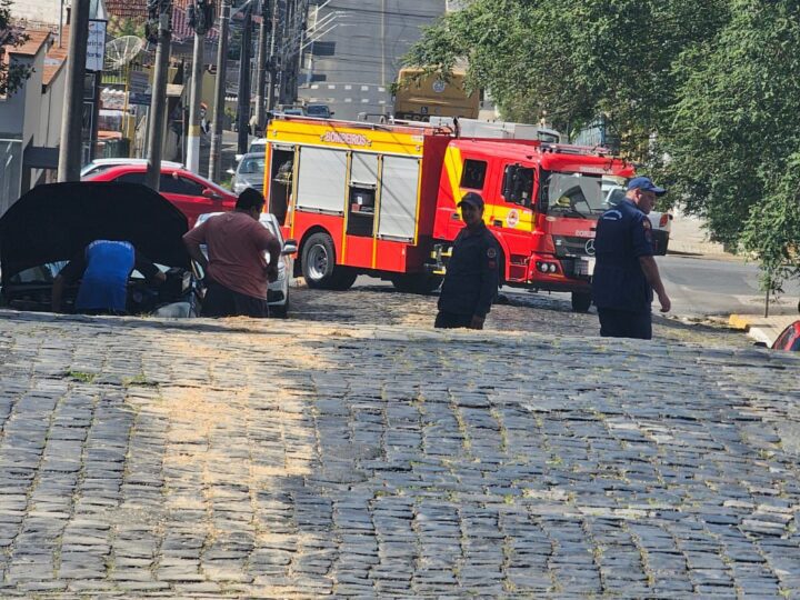 Bombeiros de Mafra Contêm Vazamento de Óleo em Rua Central e Evitam Acidentes