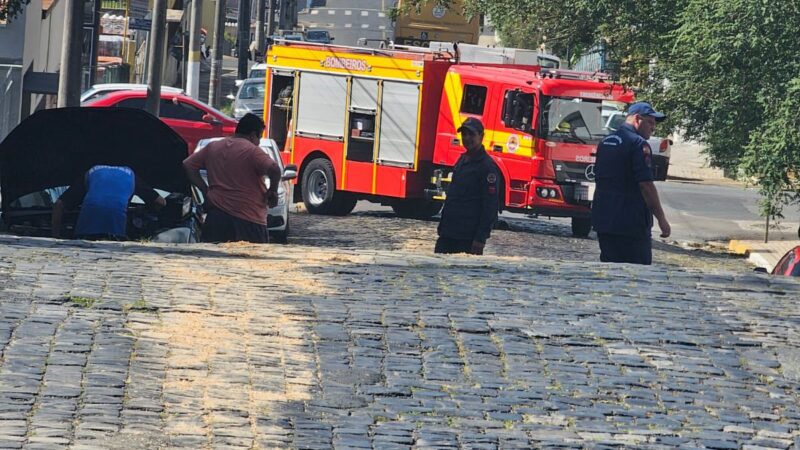 Bombeiros de Mafra Contêm Vazamento de Óleo em Rua Central e Evitam Acidentes