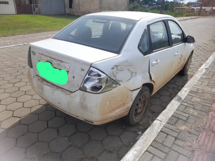 Acidente entre carro e moto mobiliza Bombeiros em Matos Costa