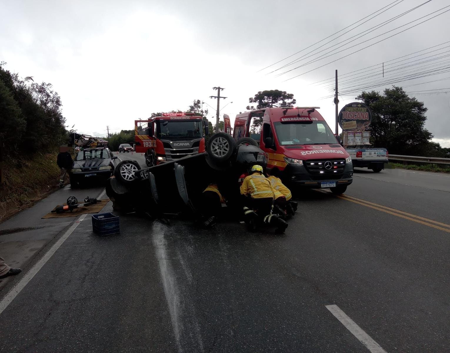 Capotamento na SC-418 mobiliza Bombeiros de São Bento do Sul na manhã desta segunda-feira