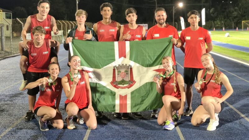 Atletas da equipe da Fundação Municipal de Desportos de Atletismo de São Bento do Sul conquistam várias medalhas incríveis no Campeonato Estadual Sub 18