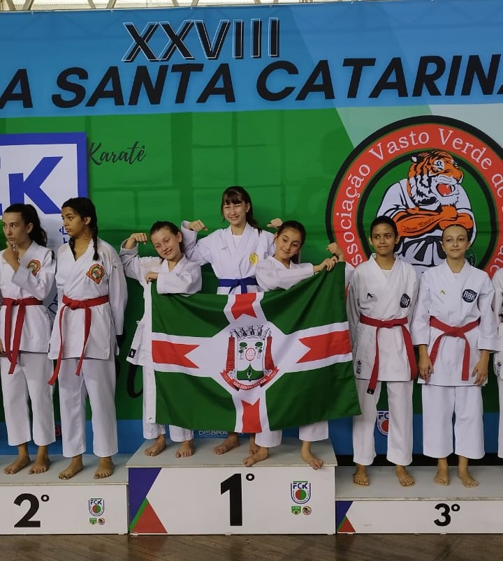 Associação Conjopan / FMD de Karatê brilha na XXVIII Taça Santa Catarina e conquista 12 medalhas incríveis