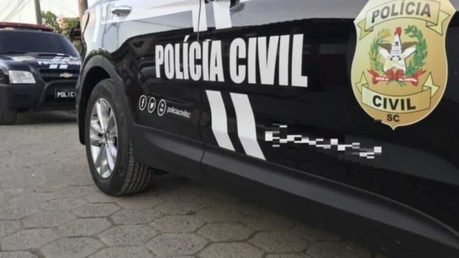 Mãe faz denúncia após flagrar menino autista com cheiro de álcool na volta da escola em SC