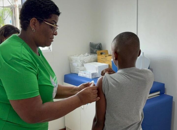 Com UTIs lotadas, vacinação contra gripe em Balneário Camboriú e Itajaí fica abaixo de 30%
