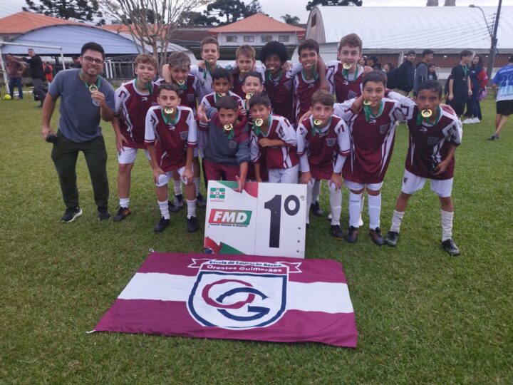 Orestes Guimarães é campeão do Moleque Bom de Bola 12 a 14 anos masculino