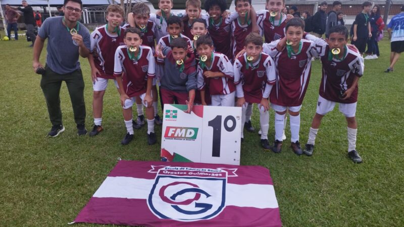 Orestes Guimarães é campeão do Moleque Bom de Bola 12 a 14 anos masculino