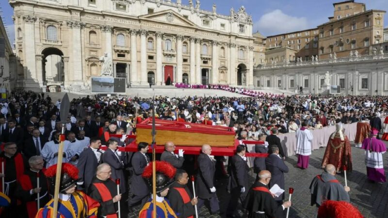 Cardeais ainda não escolheram papa; entenda