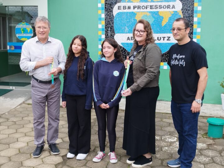 Escola Básica Municipal Adélia Lutz recebe prêmio Nacional 