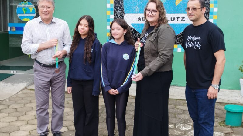Escola Básica Municipal Adélia Lutz recebe prêmio Nacional 