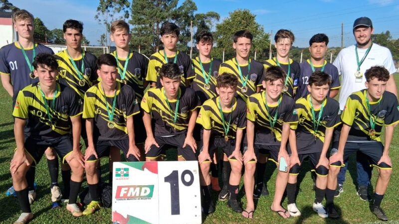 Colégio Roberto Grant é campeão do Campeonato Catarinense de Futebol Moleque Bom de Bola 15 a 17 anos masculino