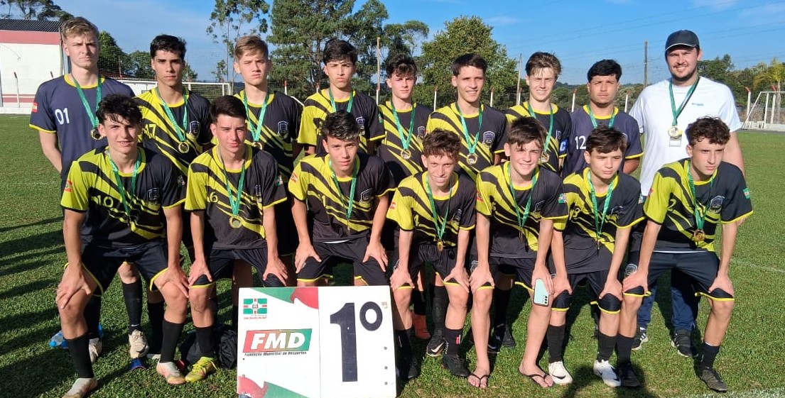 Colégio Roberto Grant é campeão do Campeonato Catarinense de Futebol Moleque Bom de Bola 15 a 17 anos masculino