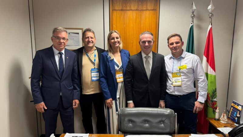 Prefeito Sirineu, Vice Leandro e Secretária Selma Figura participam de oficialização de R$ 600 mil para a Saúde de Monte Castelo com o Deputado Fábio Schiochet