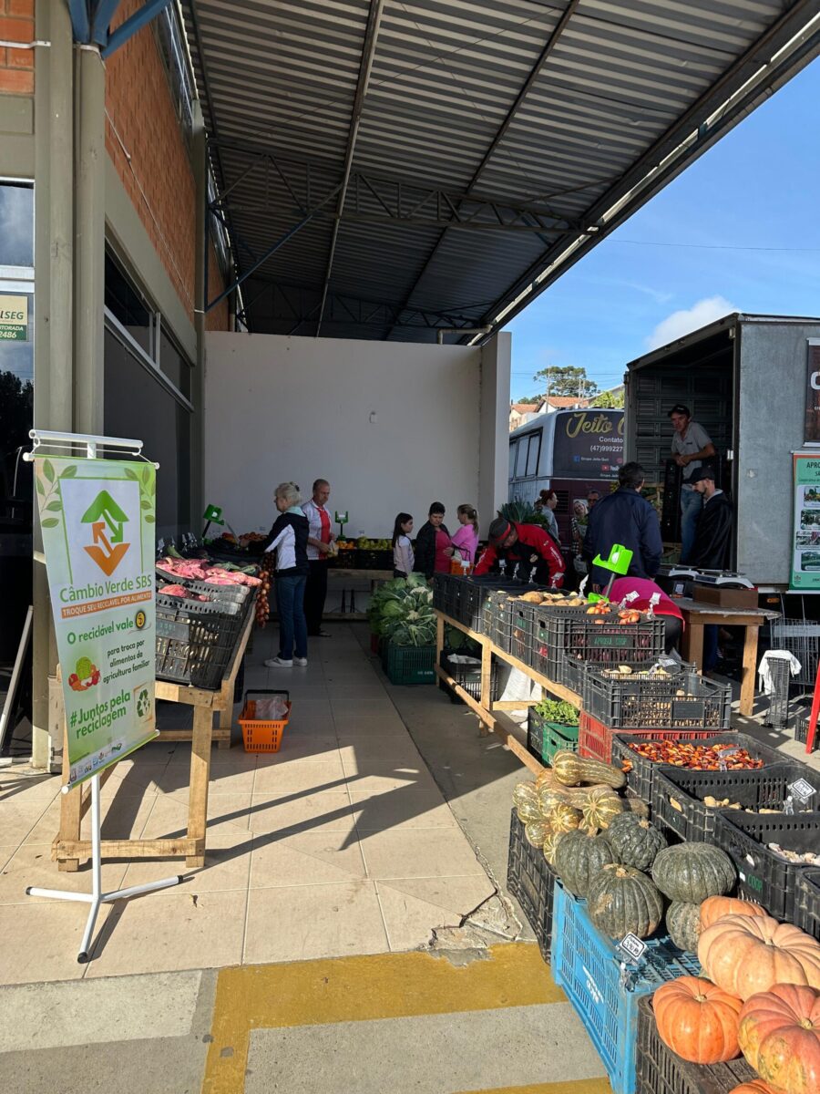 Mais de 5 toneladas de materiais coletadas no Câmbio Verde
