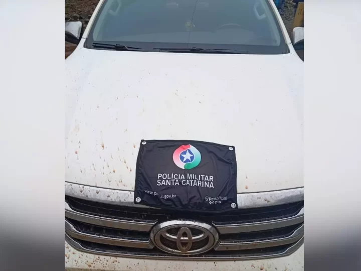 Dupla invade casa pelo banheiro, agride e amarra morador e foge com caminhonete em SC