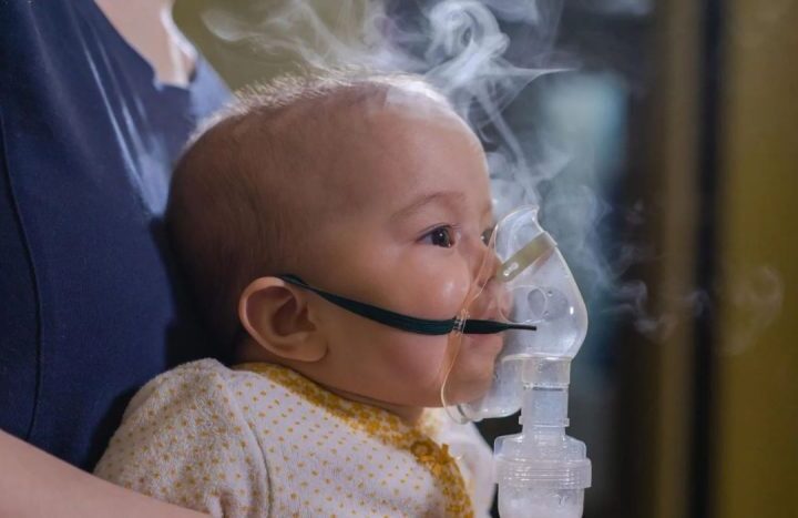 Frio aumenta casos de bronquiolite em bebês e crianças, alerta especialista; veja como prevenir