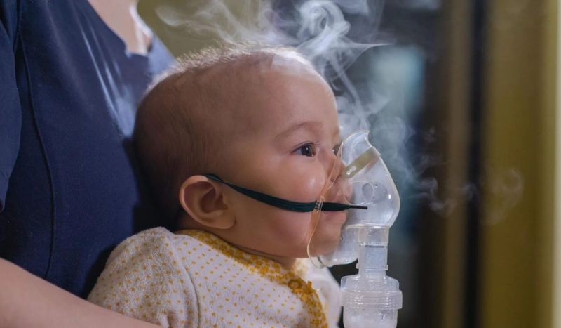 Frio aumenta casos de bronquiolite em bebês e crianças, alerta especialista; veja como prevenir