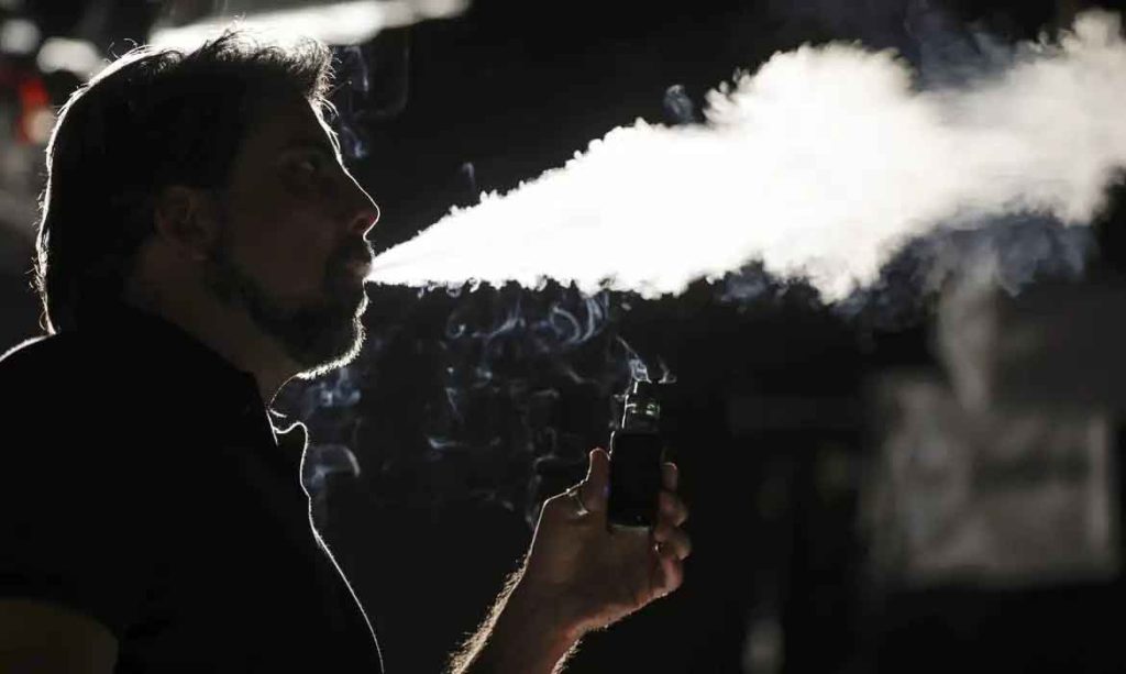 Dados mostram crescimento de 25% no número de fumantes no Brasil