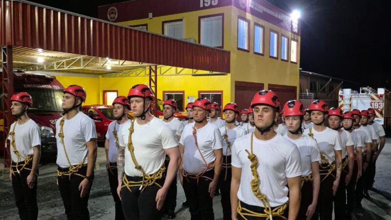 Corpo de Bombeiros de Rio Negrinho inicia curso de Bombeiro Comunitário com foco em disciplina, preparo físico e compromisso social