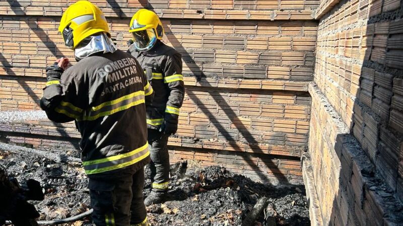 Incêndio em estufa de fumo mobiliza Bombeiros em Irineópolis
