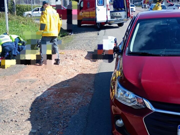 Acidente entre moto e carro mobiliza Bombeiros na BR-280 em Rio Negrinho