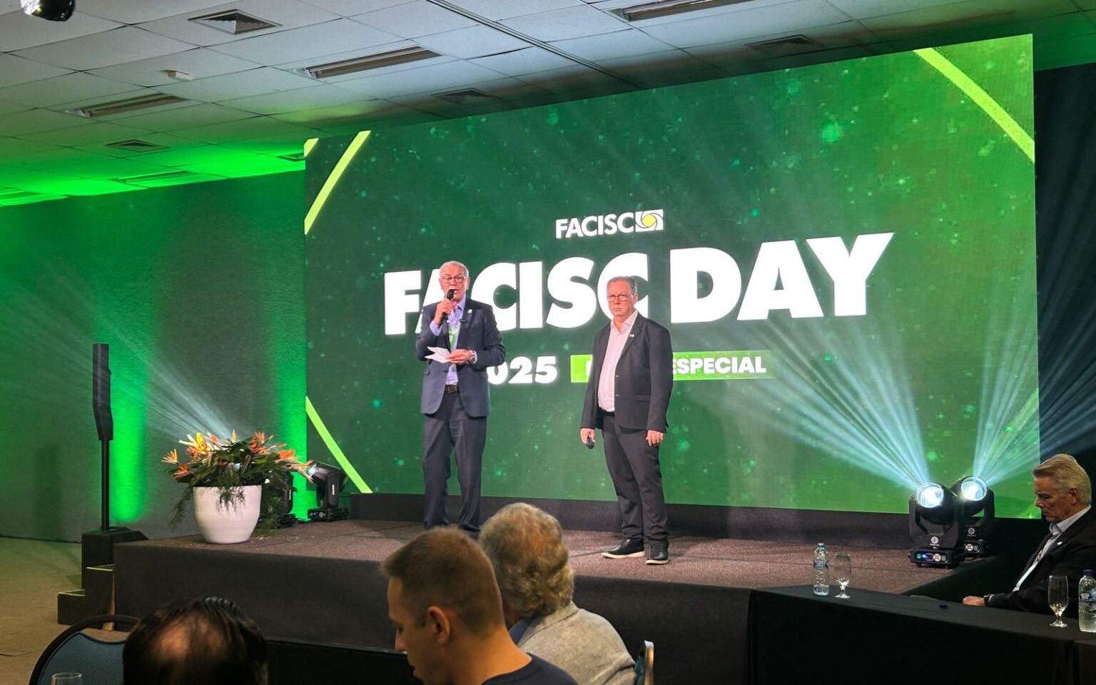 Secretário Silvio Dreveck destaca crescimento da economia catarinense em evento da Facisc